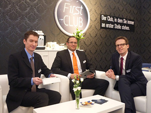 Dirk Richter (Ollendorf Mess-Systeme),  Martin Decker (HOYA) und Michael Geller (HOYA)  in der HOYA F1rst CLUB Lounge
