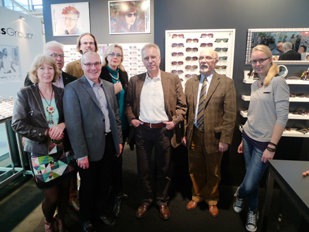 Das Team von Marion Ramm: "Präzise Brillenfertigung in Lasertechnik"