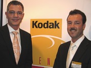 Andree Hube und Markus Schwager: "Kodak Unique Lens Gelitsichtglas auch phototrop und polarisierend"