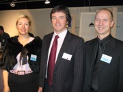 Mag. Florian Krischan mit Maria Beadle Kops und Flemming Kops