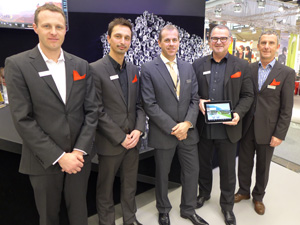 Das AOTG-Team mit der neuen Gleitsicht App am iPad