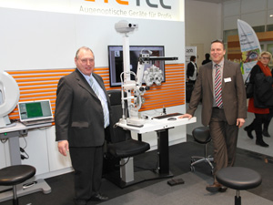 Christian Block von Block Optic bei  Enno Pem&ouml;ller am EYETEC Stand 
