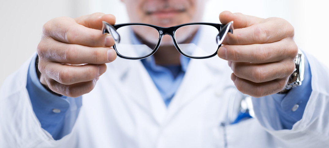 Räumliche Nähe zwischen Augenarzt und Optiker