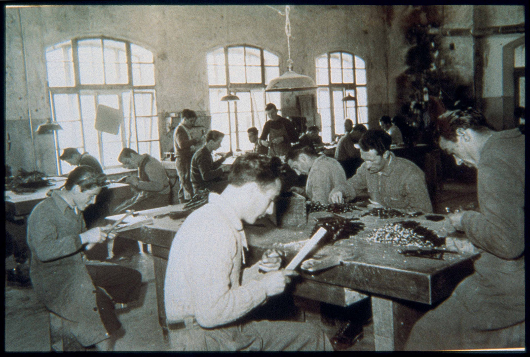 1934 – Arbeiter in der Fabrik in Calalzo di Cadore
