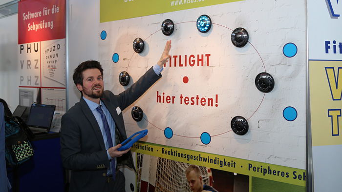 OPTI 2015 VISUS: Moritz Fanti präsentiert das Fitlight Trainer System