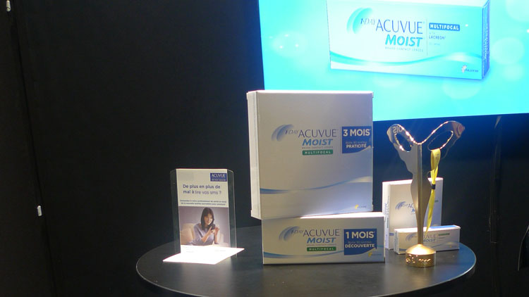 2015 SILMO 1 DAY ACUVUE MOIST MULTIFOCAL