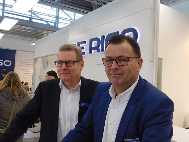 Klaus Lorenz (Verkaufsleiter D/A/CH) und Peter Schwind (Geschäftsführer) berichten über Änderungen in der Kommunikationsstrategie 