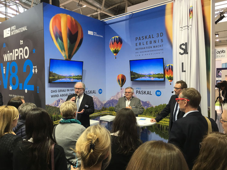 Martin Himmelsbach (Geschäftsführer), Dieter Kalder (PASKAL 3D Entwickler) und Fritz Paßmann (PASKAL 3D Entwickler) on stage bei der IPRO Pressekonferenz
