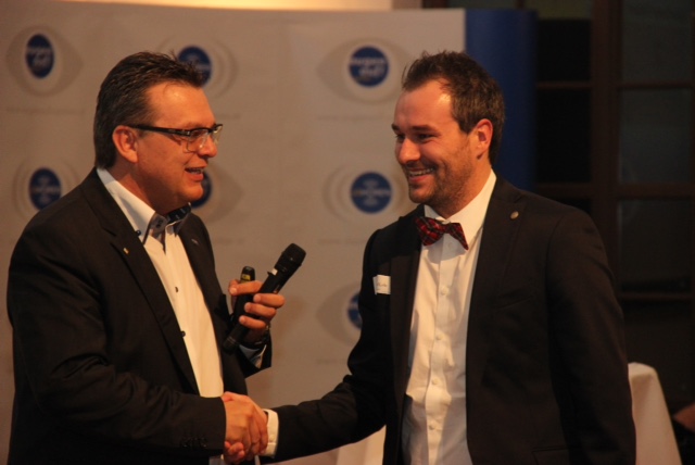 Michael Kofler von emmerich exclusivbrillen gewinnt OPTICON Preis