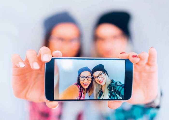 Dank der 360°-Reflexionsminderung können Brillenträger visuelle Informationen rund um die Uhr spürbar besser aufnehmen und wesentlich klarer sehen.