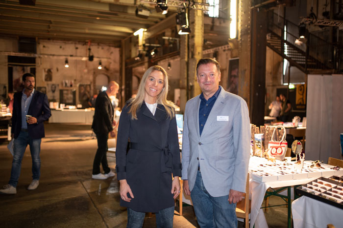 MA2 GmbH – Brillenliebe Geschäftsführerin Isabelle Malina mit optikum Chefredakteur Harald Belyus