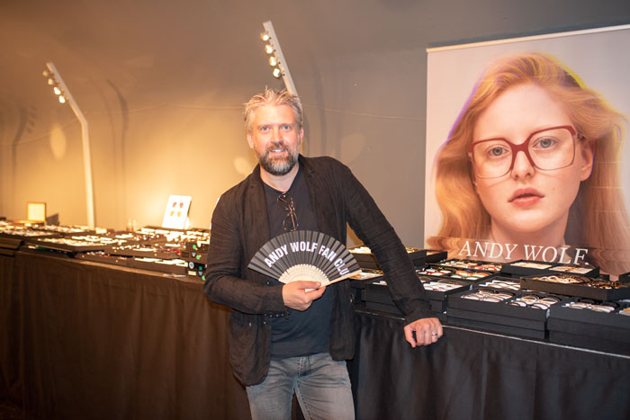 Mit dem Trend zur Metallbrille sieht sich Andy Pirkheim von ANDY WOLF darin bestätigt, bereits vor 2 Jahren eine Metallfabrik im französischen Jura übernommen zu haben