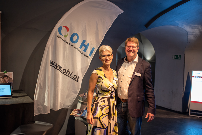 Am Stand der OHI informiert man unter die Kolleginnen und Kollegen unter anderem zum zweiten mal startenden Vorbereitungslehrgang Augenoptikermeister & Kontaktlinsenoptiker im Jänner 2019 und zum am 15. Juni 2019 stattfindende OHI UPDATE