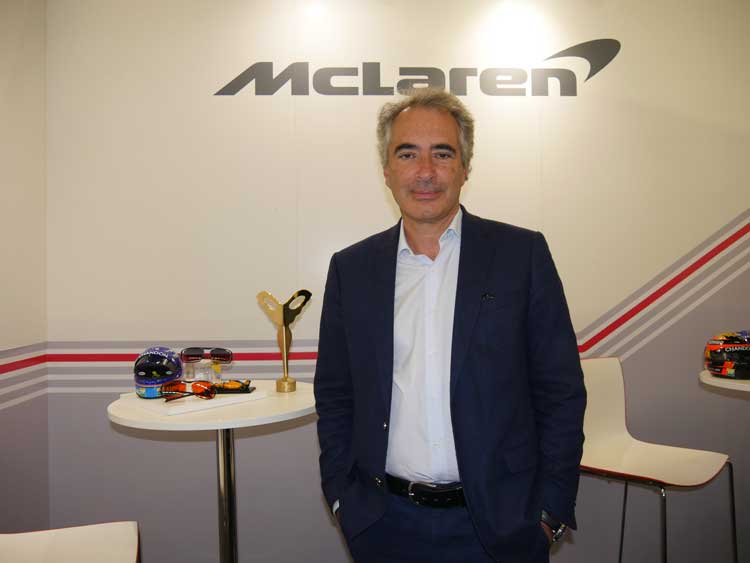 Dominique Alba erklärt die Herstellung der neuen, maßgefertigten Fassung McLaren Ultimate Vision