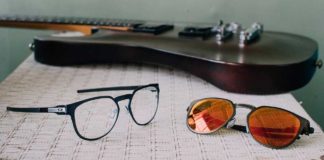 Luxottica_Oakley-Diecutter-Sun-RX-Lifestyle