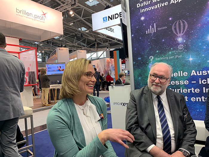 Stefanie Wöhrle (Augenoptikermeistrin und IPRO-Expertin) und Martin Himmelsbach (Geschäftsführer)