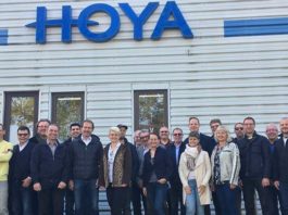 FirstOptiker bei Werksbesichtigung von Hoya in Mönchengladbach FirstOptiker bei Werksbesichtigung von Hoya in Mönchengladbach