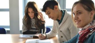 Empfohlene Voraussetzungen für die Ausbildung zum Augenoptiker