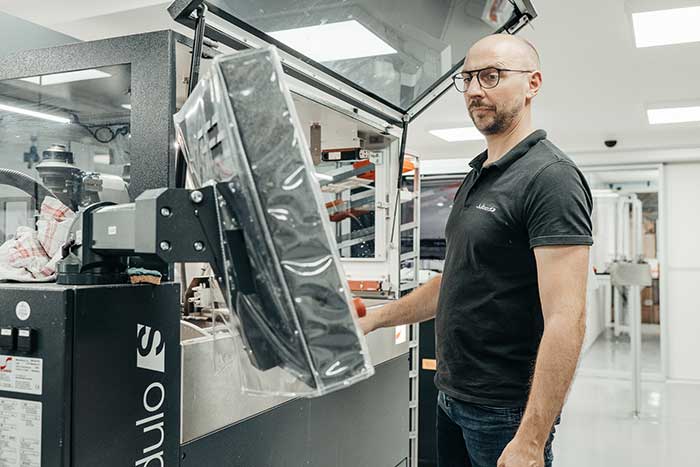 Schon seit vielen Jahren stellt der Brillenhersteller aus dem französischen Jura Sportsonnenbrillen mit Korrekturgläsern her