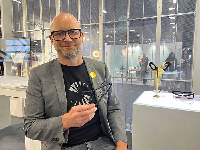 Mikael Eriksson, CEO, mit neuen Entwicklungen bei smarten Brillen, die in Echtzeit Gesundheitsdaten auswerten können