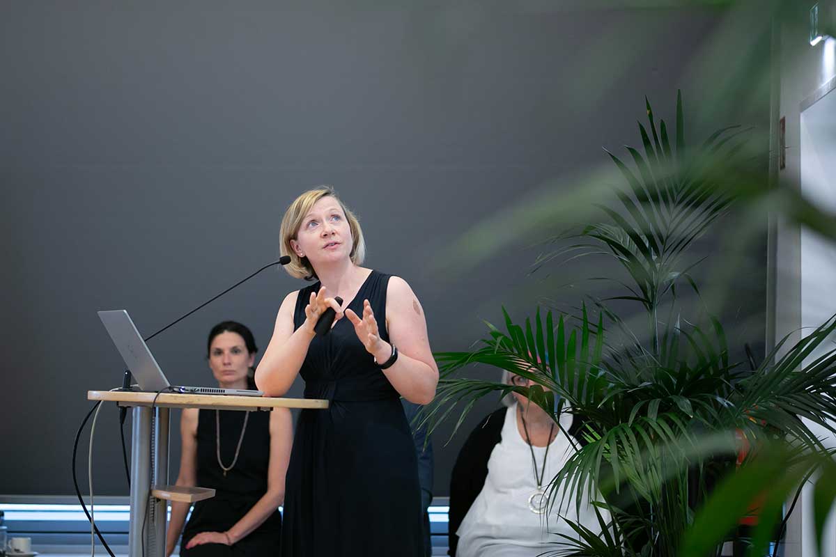 Stefanie Karatas: "Bei Myopiemanagement Kontaktlinsen sind unterschiedlich große Korrektionszonen die abhängig von der individuellen Pupillengröße sind, wesentlich."