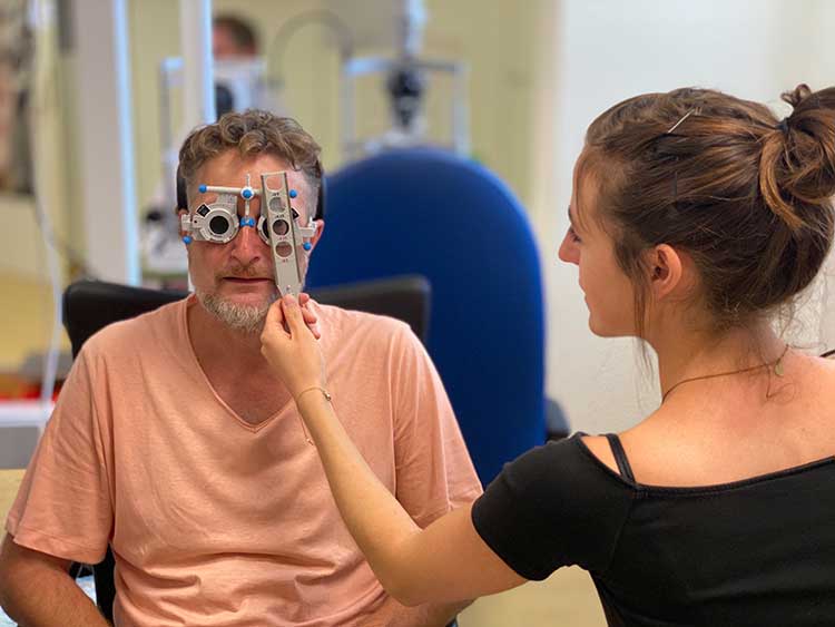 Infos zum Vorbereitungslehrgang zu den Prüfungen Augenoptikermeister und Kontaktlinsenoptiker