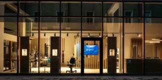 Mediconsult eröffnet neues Experience Center für Augenoptik in Linz