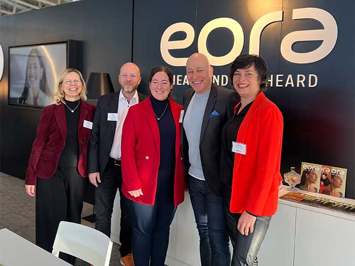 Alexander Hecker, Geschäftsführer der EORA GmbH und sein Team: Hear and be heard ist das Motto von EORA.