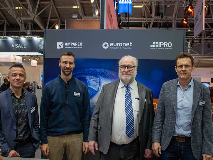 Alexander Schröder (Geschäftsführer, IPRO), Tobias Rieck (Chief Product Officer, AMPAREX), Martin Himmelsbach (Geschäftsführer) und Stephan Schenk (Geschäftsführer, Euronet) zur Digitalisierung in der Augenoptik und Hörakustik