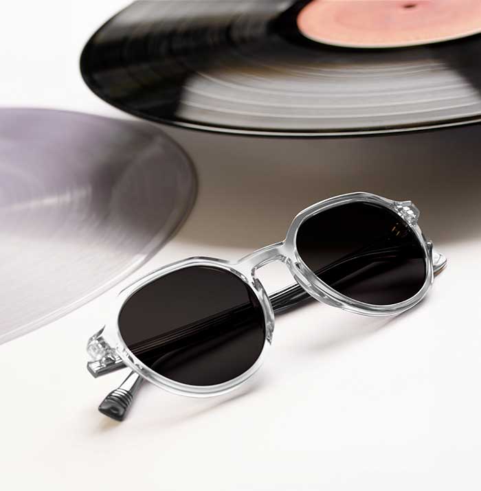 Transparenz spielt eine Schlüsselrolle bei den Kreationen des Brillenherstellers aus der Jura