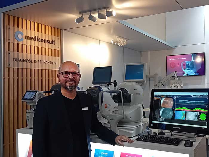Neben innovativen Geräten und Instrumenten stellt Thomas Schmitzer (Sales Director Austria) auf der opti auch die umfassende OCULEA® Produktlinie vor
