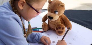 CooperVision startet emotionale Digitalkampagne für Vorsorge und frühzeitige Therapie bei kindlicher Kurzsichtigkeit