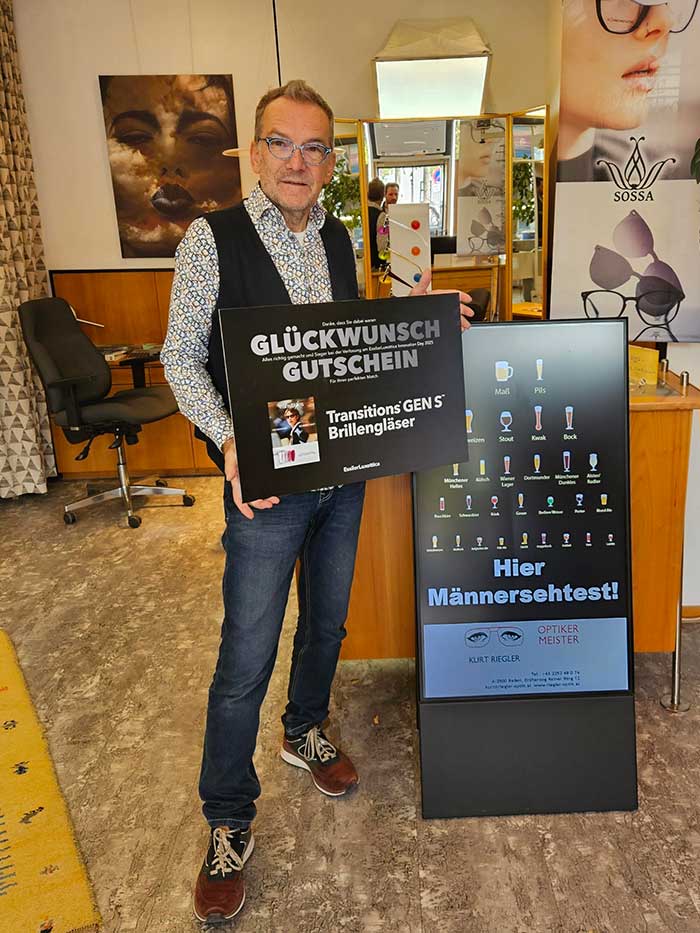 Kurt Riegler von OPTIK RIEGLER aus Baden ist der stolze Gewinner von Transitions® GEN STM Brillengläsern 