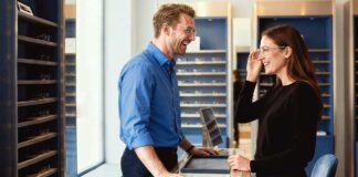 Modernes Marketing, das Fachoptiker individuell und lokal stärkt